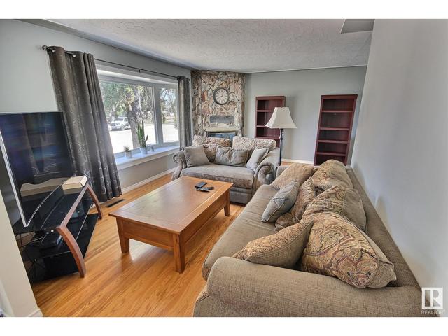 15311 84 Av Nw, House detached with 3 bedrooms, 2 bathrooms and null parking in Edmonton AB | Image 4