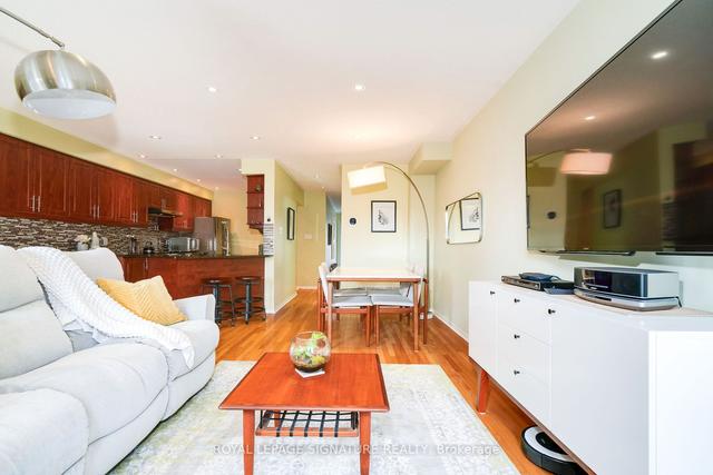 41 Sloane Ave, House attached with 3 bedrooms, 3 bathrooms and 3 parking in Toronto ON | Image 3