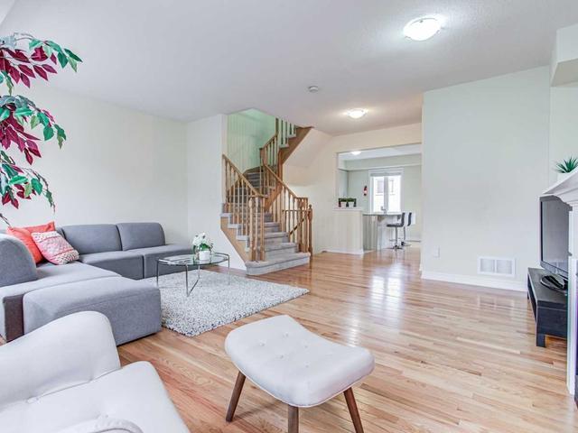 7 Pin Lane, House semidetached with 4 bedrooms, 4 bathrooms and 3 parking in Toronto ON | Image 2