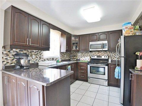 6 Kintyre St, House detached with 4 bedrooms, 4 bathrooms and 4 parking in Brampton ON | Image 3