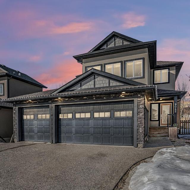 9042 60 Avenue, House detached with 5 bedrooms, 3 bathrooms and 6 parking in Grande Prairie AB | Image 2