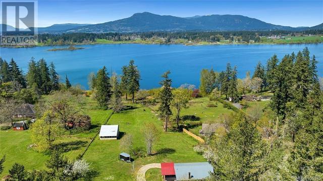 1743 Maple Bay Rd, House detached with 4 bedrooms, 2 bathrooms and 4 parking in North Cowichan BC | Image 23