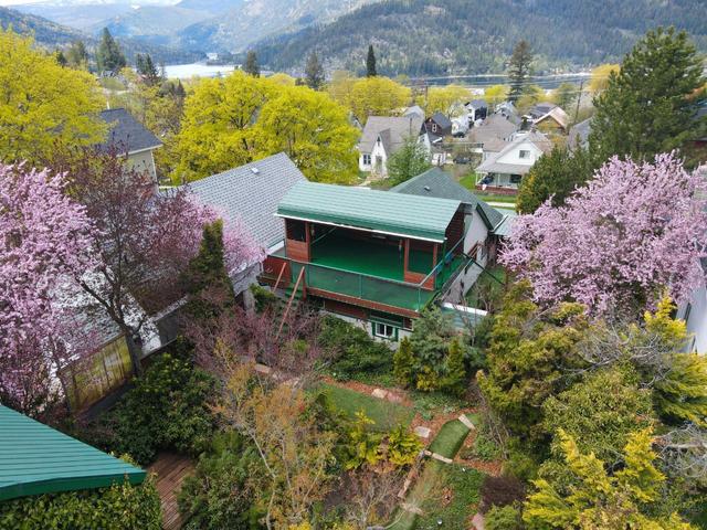 318 Robson Street, House detached with 3 bedrooms, 2 bathrooms and 3 parking in Nelson BC | Image 49