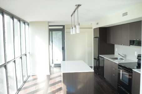 802 - 110 Charles St, Condo with 2 bedrooms, 1 bathrooms and null parking in Toronto ON | Image 3