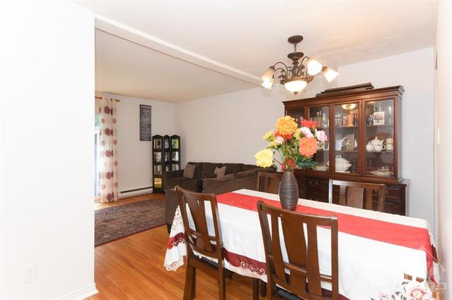 3194 Stockton Drive, Townhouse with 3 bedrooms, 2 bathrooms and 1 parking in Ottawa ON | Image 8
