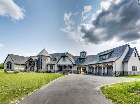 16930 Albion Tr, House detached with 5 bedrooms, 7 bathrooms and 20 parking in Caledon ON | Image 2