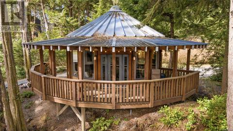 1015 Peninsula Rd, House detached with 0 bedrooms, 1 bathrooms and 2 parking in Ucluelet BC | Card Image