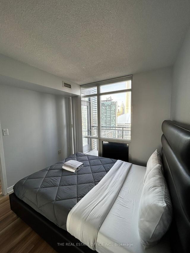 2808 - 15 Fort York Blvd, Condo with 2 bedrooms, 2 bathrooms and 1 parking in Toronto ON | Image 16