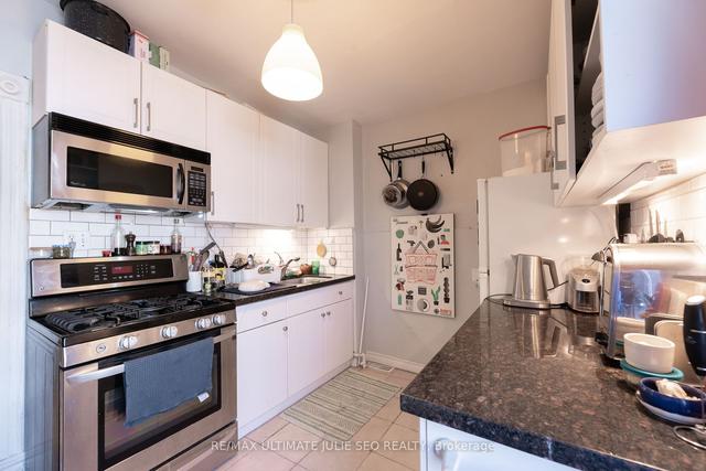 237 Markham St, House attached with 5 bedrooms, 3 bathrooms and 1 parking in Toronto ON | Image 20