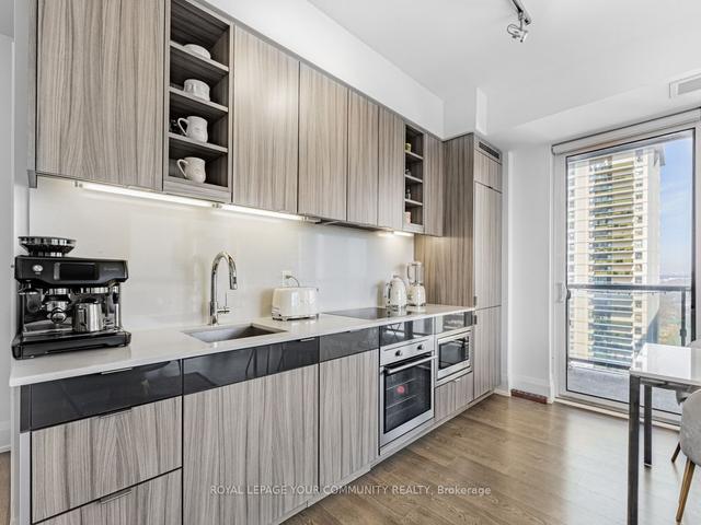 1402 - 101 Erskine Ave, Condo with 2 bedrooms, 2 bathrooms and 1 parking in Toronto ON | Image 30