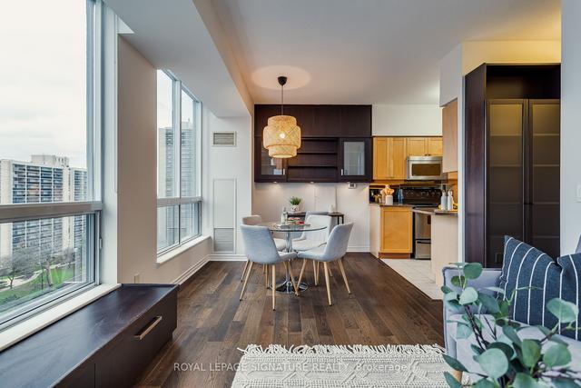 1103 - 70 High Park Ave, Condo with 2 bedrooms, 1 bathrooms and 1 parking in Toronto ON | Image 6
