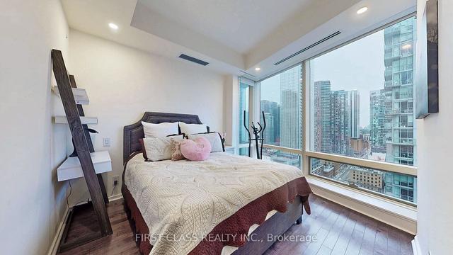 2304 - 180 University Ave, Condo with 1 bedrooms, 1 bathrooms and 1 parking in Toronto ON | Image 16