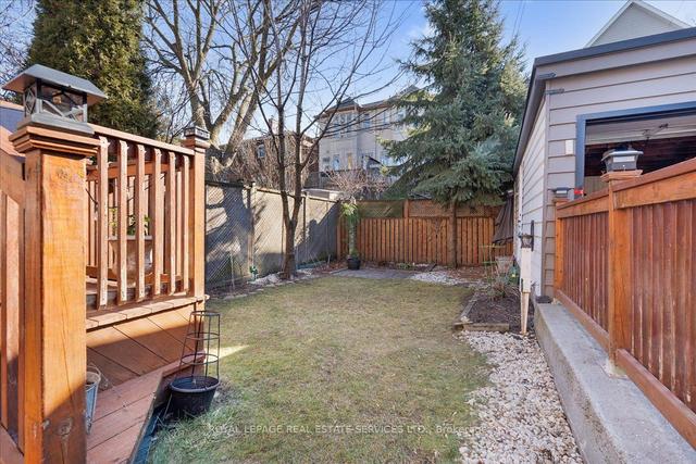 41 Elvina Gdns, House semidetached with 3 bedrooms, 2 bathrooms and 4 parking in Toronto ON | Image 22
