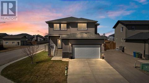 39 Hanson Drive Ne, House detached with 6 bedrooms, 3 bathrooms and 6 parking in Rocky View County AB | Card Image