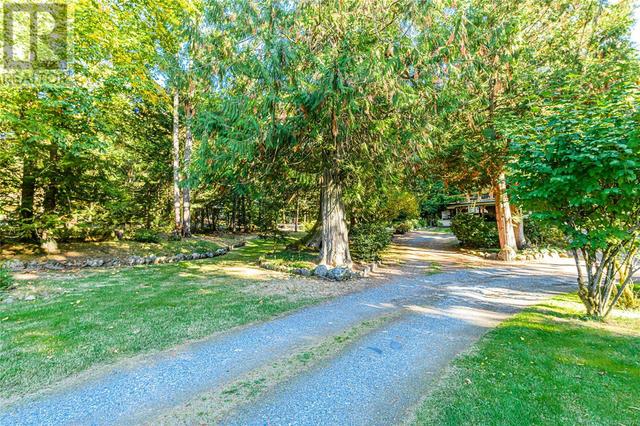 1386 Carlton Dr, House detached with 4 bedrooms, 2 bathrooms and null parking in Cowichan Valley B BC | Image 11