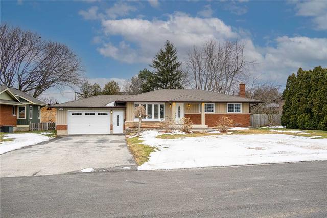 23 Pinewood Ave, House detached with 3 bedrooms, 2 bathrooms and 4 parking in Grimsby ON | Image 12