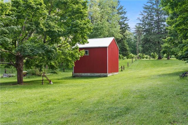 Barn with 12 horse stalls | Image 6
