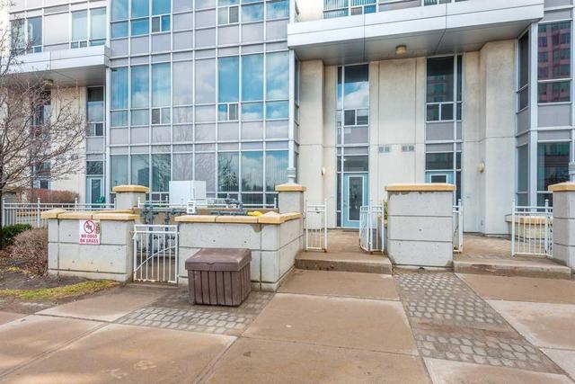 Th125 - 38 Lee Centre Dr, Townhouse with 2 bedrooms, 2 bathrooms and 1 parking in Toronto ON | Image 1