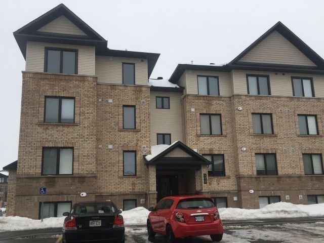 7 - 175 Bluestone Pvt, Condo with 2 bedrooms, 2 bathrooms and 1 parking in Ottawa ON | Image 1