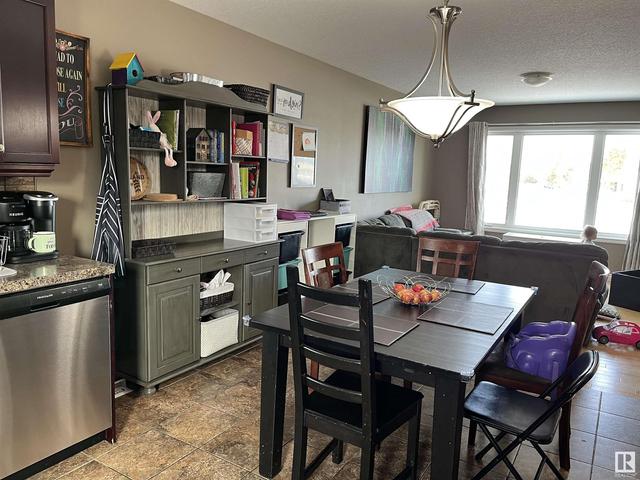 5311 49 Av, House detached with 4 bedrooms, 2 bathrooms and 3 parking in Glendon AB | Image 6