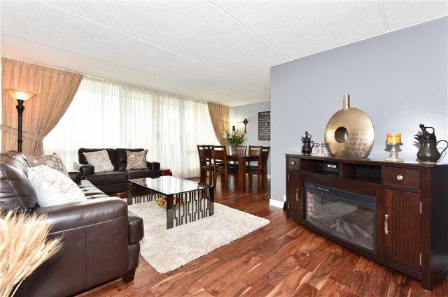 1002 - 2 Glamorgan Ave, Condo with 2 bedrooms, 1 bathrooms and 1 parking in Toronto ON | Image 7