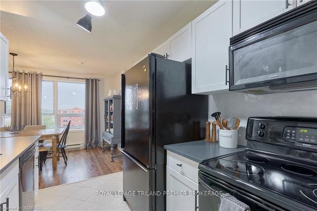 702 - 95 Base Line Rd W, Condo with 2 bedrooms, 2 bathrooms and 1 parking in London ON | Image 10