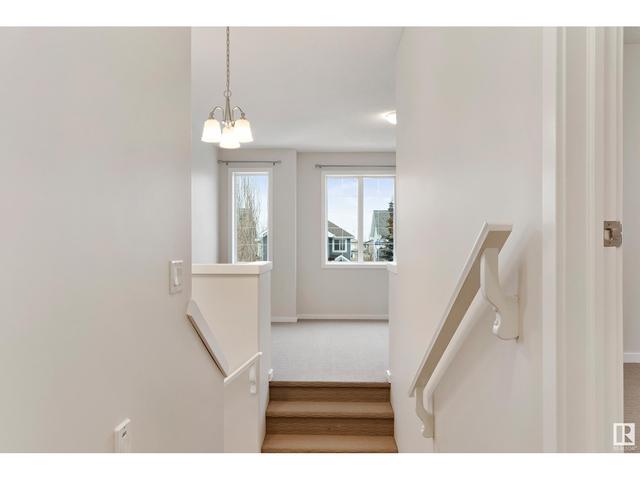 8715 10 Av Sw, House detached with 4 bedrooms, 3 bathrooms and 4 parking in Edmonton AB | Image 15
