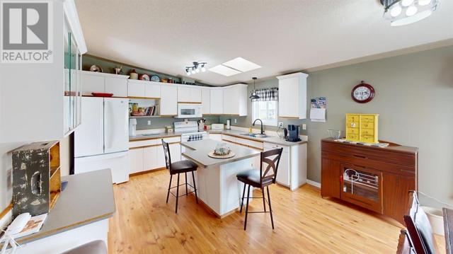 401 9 Avenue, House other with 3 bedrooms, 1 bathrooms and 6 parking in Bassano AB | Image 9