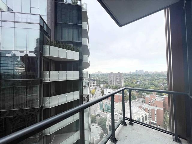 2201 - 32 Davenport Rd, Condo with 0 bedrooms, 1 bathrooms and 0 parking in Toronto ON | Image 6