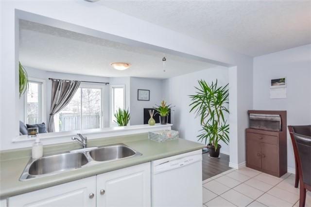 81 Terraview Cres, House attached with 3 bedrooms, 3 bathrooms and 2 parking in Guelph ON | Image 8