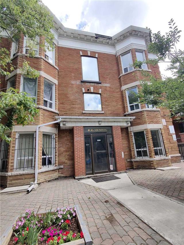 81 Wilson Park Rd, House detached with 9 bedrooms, 17 bathrooms and 5 parking in Toronto ON | Card Image