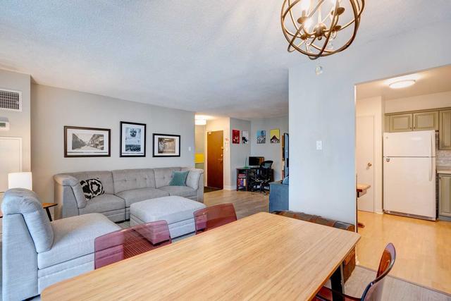 1207 - 100 Quebec Ave, Condo with 2 bedrooms, 2 bathrooms and 1 parking in Toronto ON | Image 12