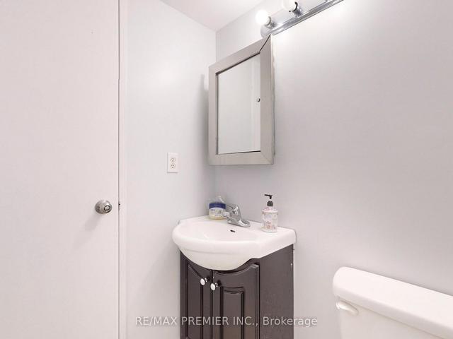 903 - 5 San Romano Way, Condo with 2 bedrooms, 1 bathrooms and 1 parking in Toronto ON | Image 3
