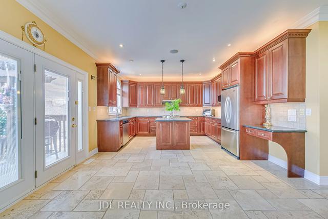 1498 Arrowhead Rd, House detached with 4 bedrooms, 5 bathrooms and 4 parking in Oakville ON | Image 3