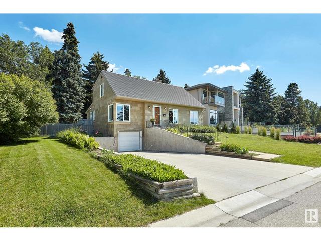 11831 Saskatchewan Dr Nw, House detached with 5 bedrooms, 2 bathrooms and 4 parking in Edmonton AB | Image 3
