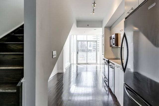 lph26 - 21 Nelson St, Condo with 1 bedrooms, 1 bathrooms and 1 parking in Toronto ON | Image 12