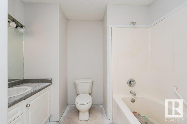 7314 166a Av Nw, House detached with 3 bedrooms, 2 bathrooms and null parking in Edmonton AB | Image 35