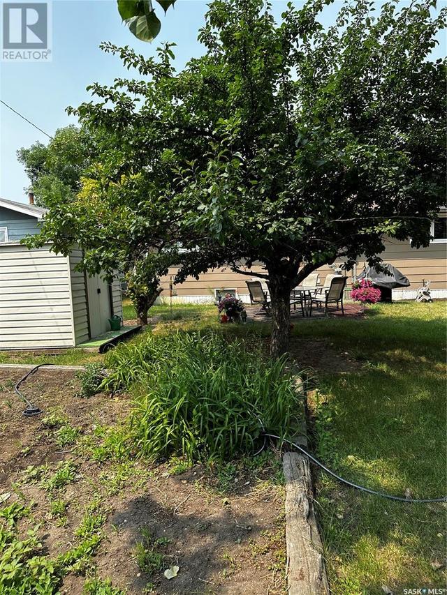 106 2nd Avenue E, House detached with 4 bedrooms, 2 bathrooms and null parking in Lampman SK | Image 41