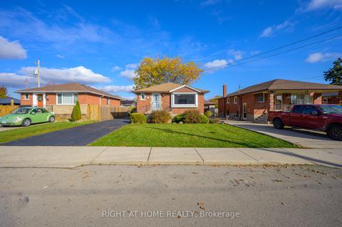 781 Ninth Ave, House detached with 3 bedrooms, 2 bathrooms and 4 parking in Hamilton ON | Card Image