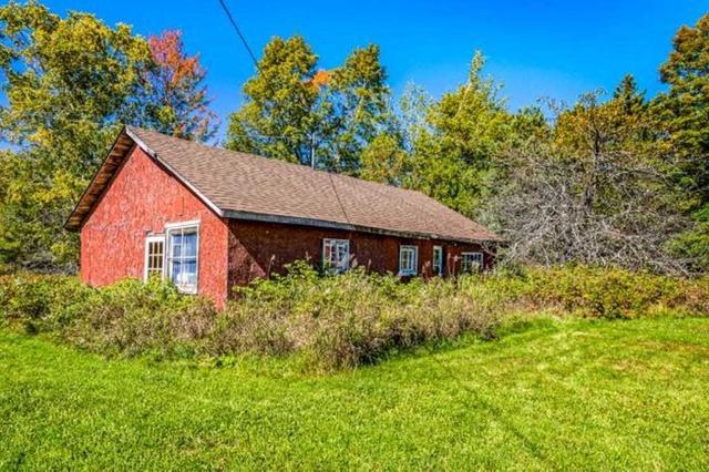 2660 Mountain Rd, Home with 4 bedrooms, 1 bathrooms and 20 parking in North Frontenac ON | Image 21