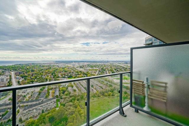 4202 - 10 Park Lawn Rd, Condo with 1 bedrooms, 1 bathrooms and 1 parking in Toronto ON | Image 5