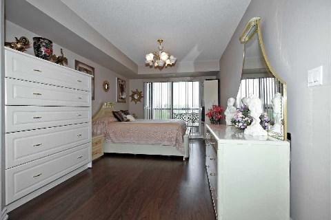 802 - 18 Harding Blvd, Condo with 2 bedrooms, 2 bathrooms and 1 parking in Richmond Hill ON | Image 11