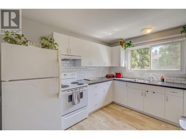 351 5 Street Se, Home with 0 bedrooms, 0 bathrooms and 4 parking in Salmon Arm BC | Image 16