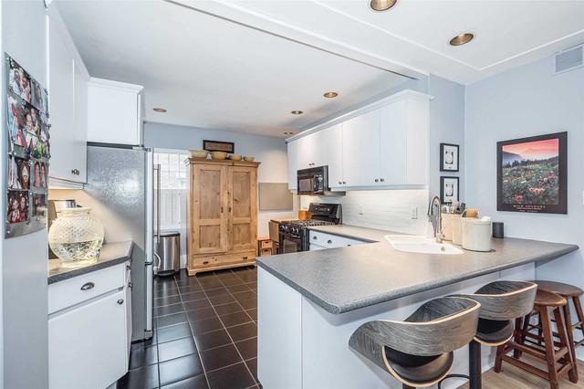 30 Barber Ave, House detached with 4 bedrooms, 3 bathrooms and 5 parking in Guelph ON | Image 5