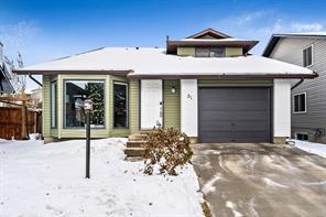 31 Cedargrove Place Sw, House detached with 3 bedrooms, 2 bathrooms and 3 parking in Calgary AB | Image 10