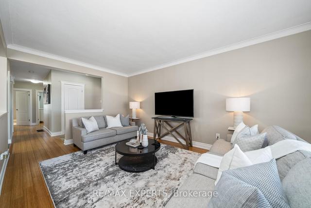 34 Risdon Crt, House detached with 3 bedrooms, 2 bathrooms and 5 parking in Toronto ON | Image 25