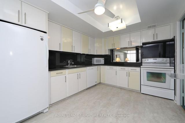 505 - 1555 Finch Ave E, Condo with 2 bedrooms, 2 bathrooms and 2 parking in Toronto ON | Image 3