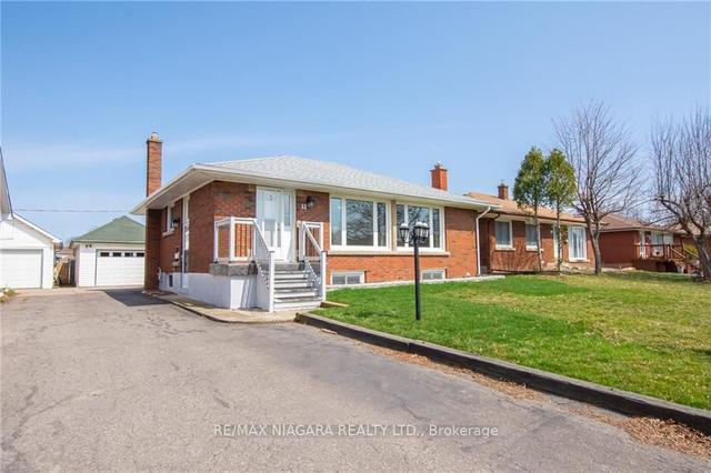 12 Milton Rd, House detached with 3 bedrooms, 2 bathrooms and 3 parking in St. Catharines ON | Image 1