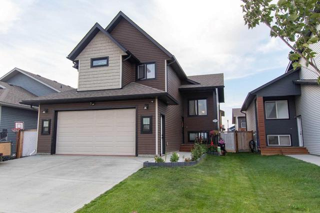 11414 106 Avenue, House detached with 4 bedrooms, 3 bathrooms and 4 parking in Grande Prairie AB | Image 1