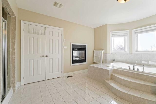 106 Valleycreek Dr, House detached with 5 bedrooms, 6 bathrooms and 8 parking in Brampton ON | Image 7